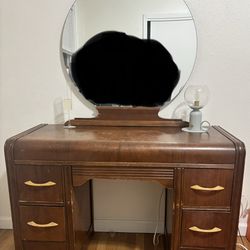 Free Retro Vanity