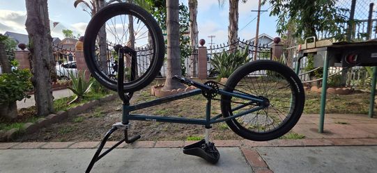 Kink curb