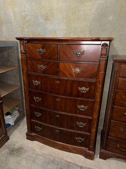 Broyhill large dresser 3 piece set
