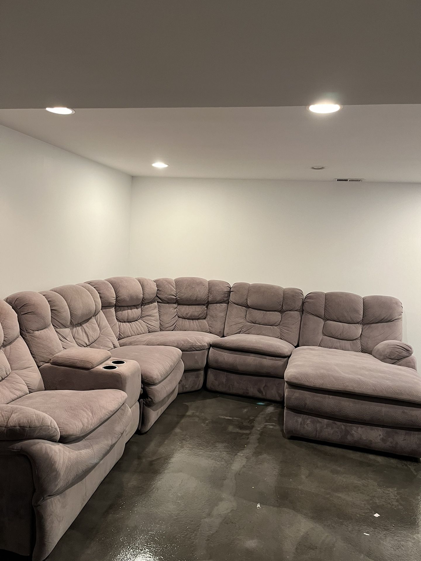 Sectional Couch (can deliver)