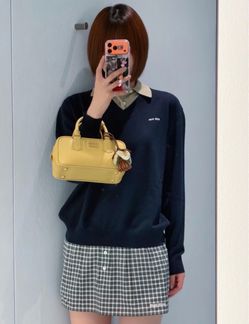 M sweater