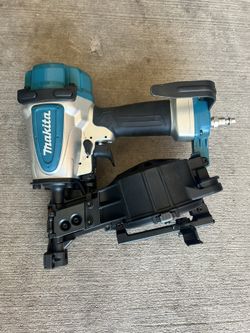 Makita Roofing Nail Gun 