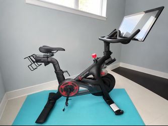 Peloton Bike (Original) – Excellent Condition