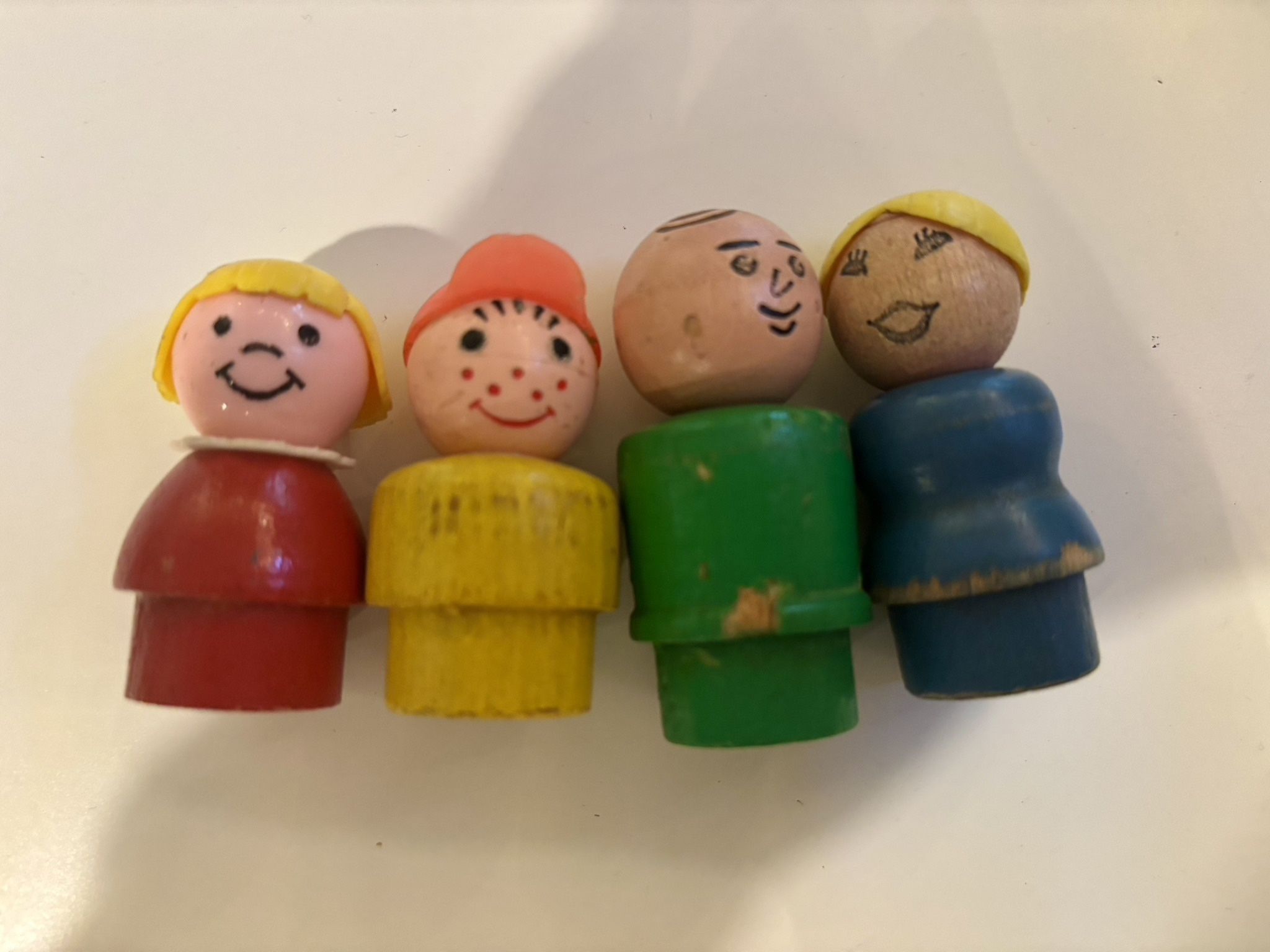 1970's Vintage Fisher Price Little People people & furniture pieces