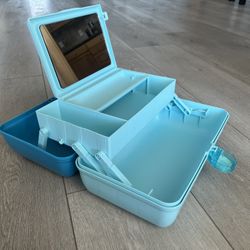 New Caboodles "On-The-Go Girl" Organizer Caboodle Turquoise Sky Blue Tiered With Mirror 