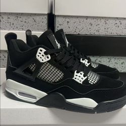 Jordan 4 Retro "White Thunder" Black and White Athletic Shoes