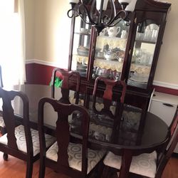 China Cabinet With Table And 6 Chairs