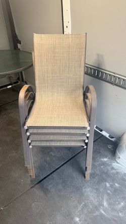 Stackable Patio Sling Chairs Set of 4 with Round Table