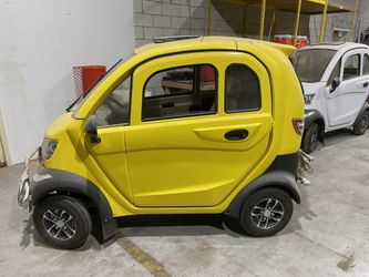 E Runner Enclosed Electric Scooter