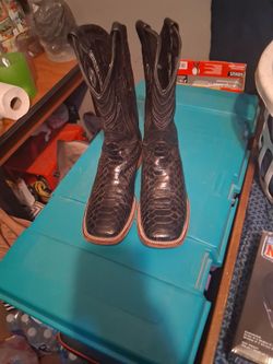 Snake boots