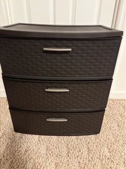 Plastic side table / storage - in perfect shape. Brand new
