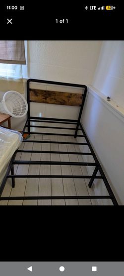 Twin/Twin XL Wooden Metal Bedframe