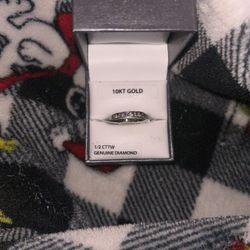 10k White Gold Ring With Genuine Diamonds 