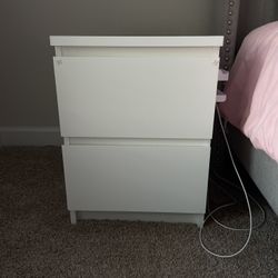Nightstand / Side Table
