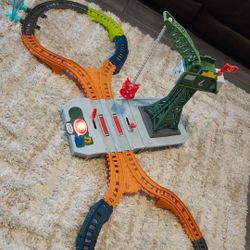 ✅️ Thomas & Friends Toy Track Playset w/Sounds• Add On To Thomas Collection• L50"xW18"xH16"• Great Condition• $25firm