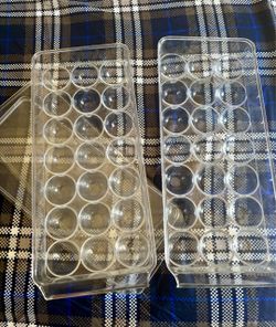 Egg storage containers