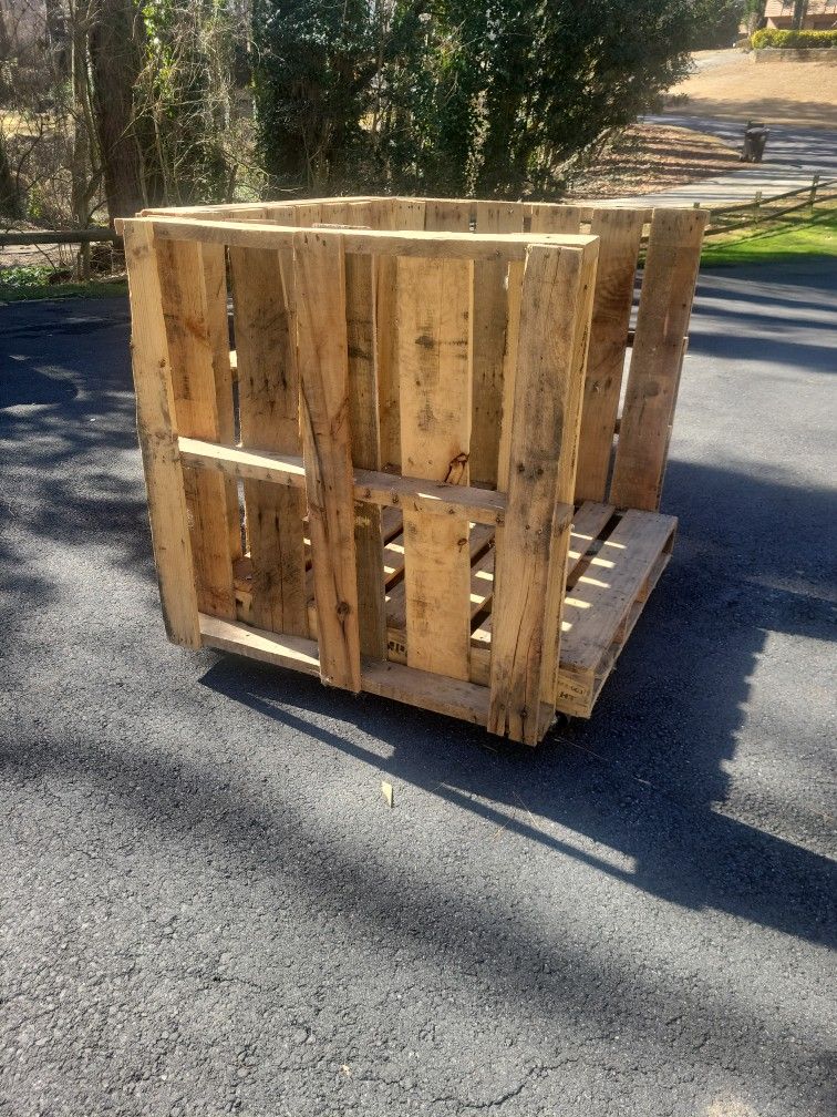 Pallet Box With Wheels Storage Box
