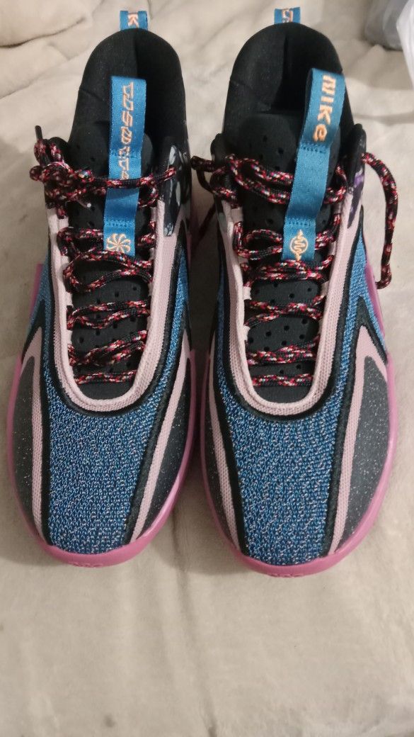 NIKE COSMIC UNITY 2 EP Size 12