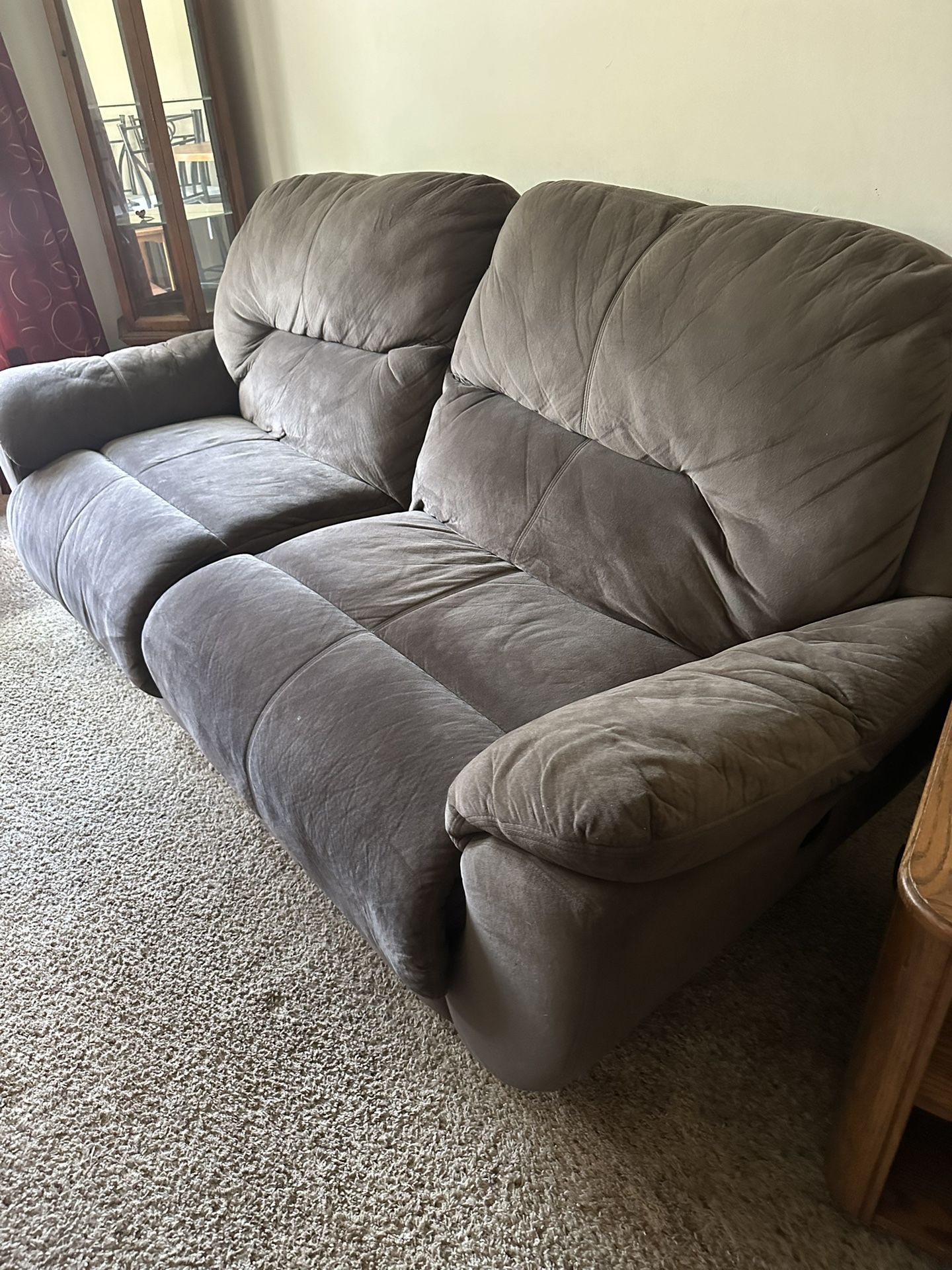 From Rooms To Go, Automatic Recliner!!