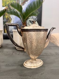 Vintage Homan Silver Plate Hammered Teapot / Coffee Pot #0661