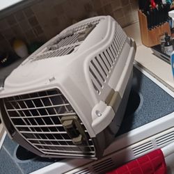 NEW 18IN SMALL PET CRATE 15 FINAL PRICE