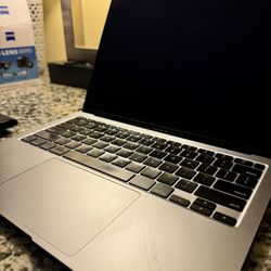 MacBook Air M1 2020