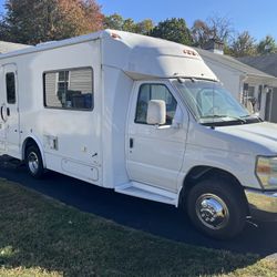 Mobile office / Tailgater Ford E-450 / Winnebago RV