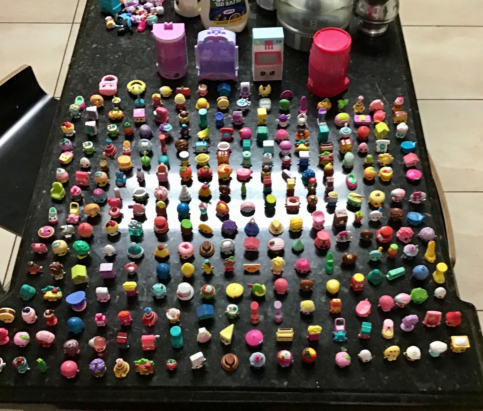 274 shopkins with accessories