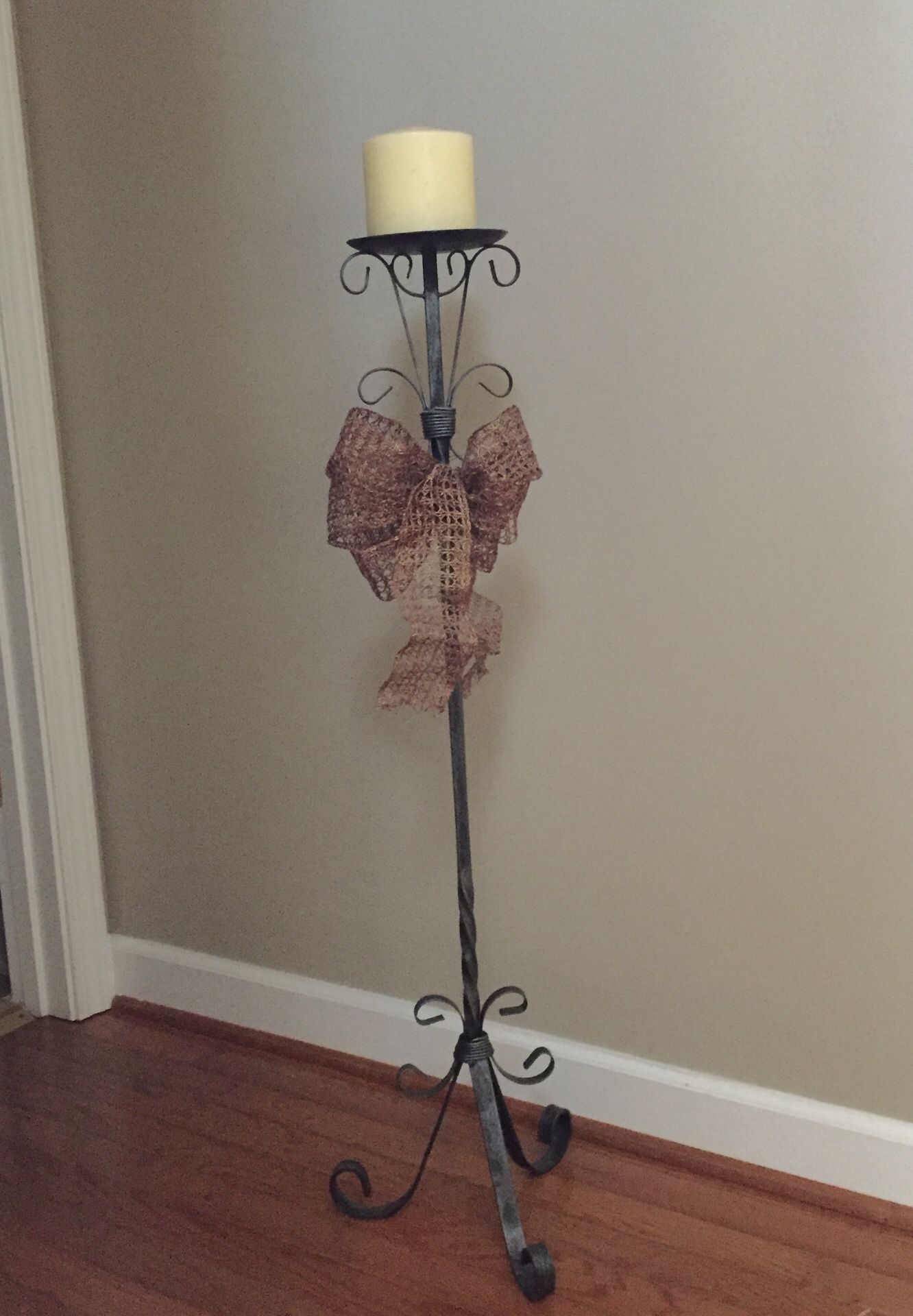 Candle holder