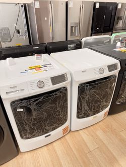 New Maytag 4.5 cu.ft Front-Load Washer and Front-Load 7.3 cu.ft Gas Dryer Set.
