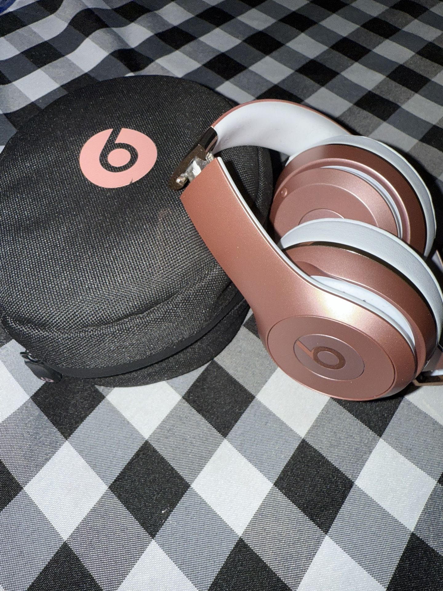 Beats Solo 3 Rose Gold