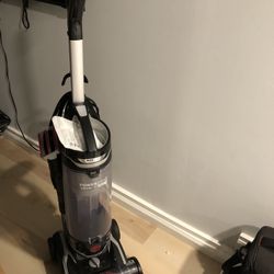 Hoover MAXLife Bagless Vacuum Cleaner