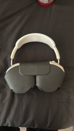 AirPod Maxes
