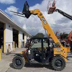 TELEHANDLER 5,500 LB 16-20 FT LIFT ROPS
