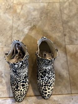 Journee Collection Rebel Bootie size 9 Color Beige Black Leopard for Sale in Durham NC OfferUp