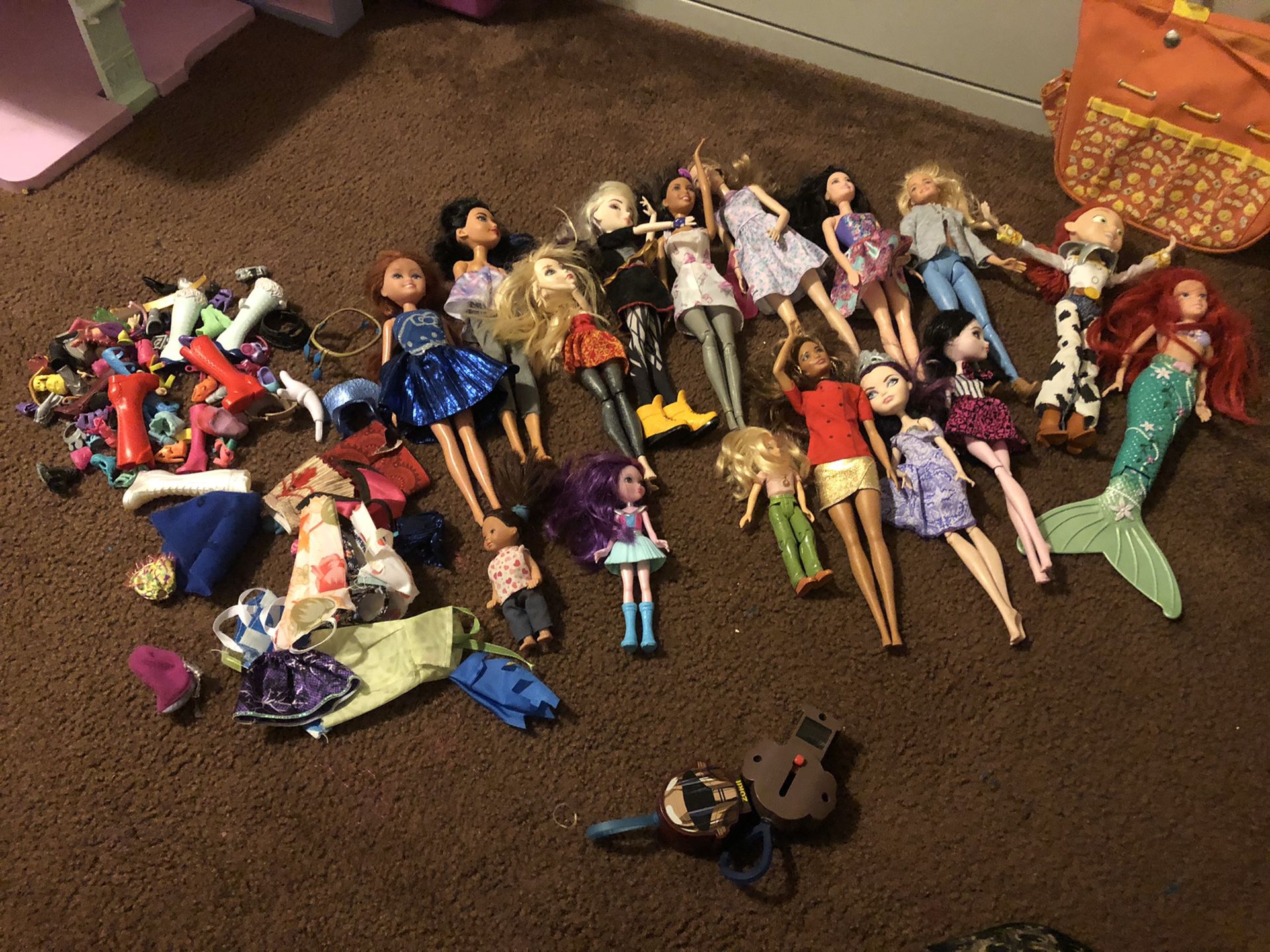 Barbie dolls clothes, shoes and other assosories all for $30 yes they are original Barbie see the pictures