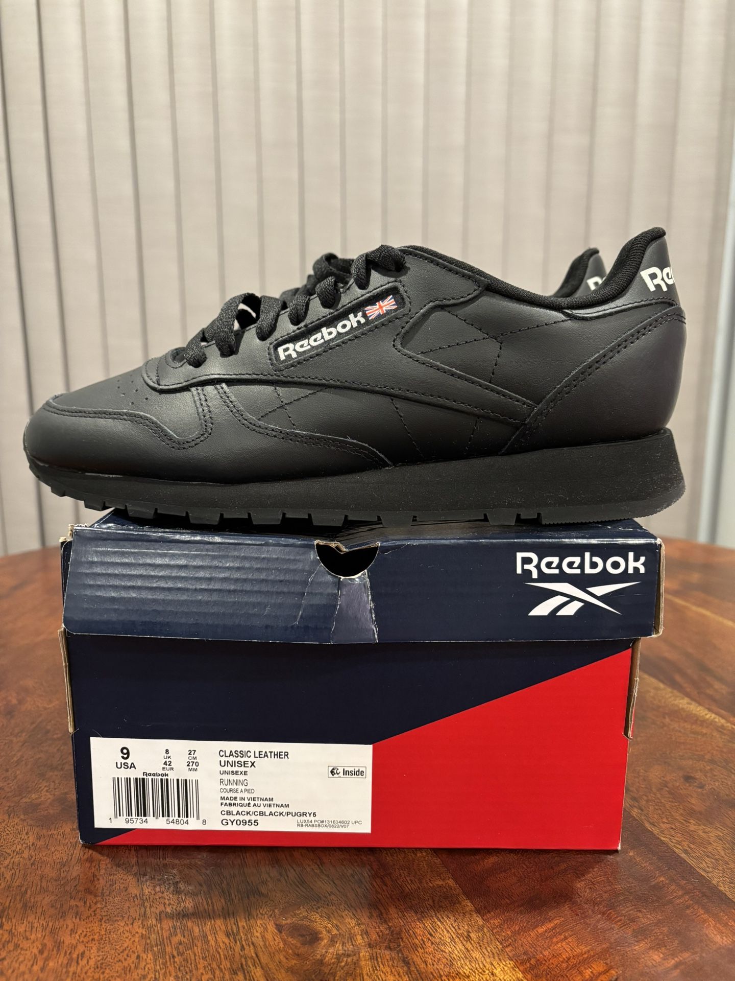 Reebok Classic Leather Shoe Size 9