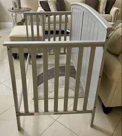 Storkcraft Stevenson 3-in/1 Crib - Light Grey - Great Condition