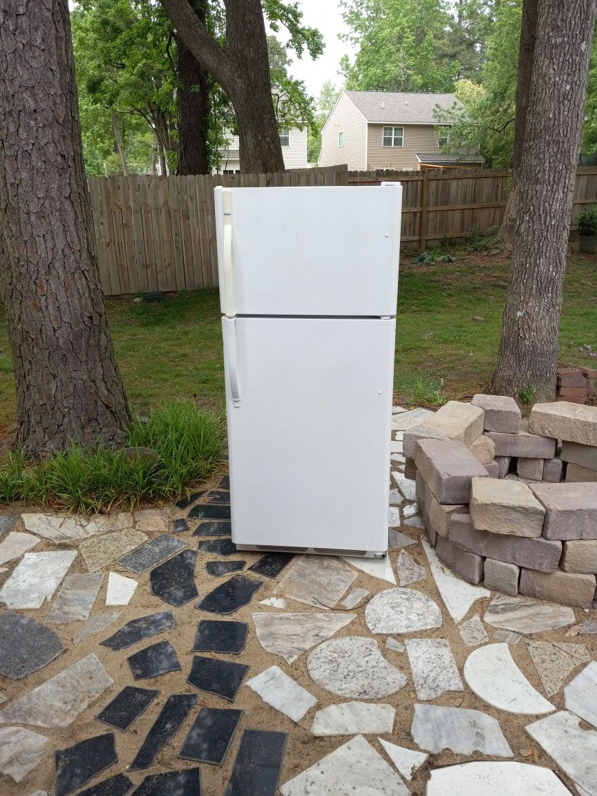 Kenmore Refrigerator Kenmore Range Whirlpool Dish Washer