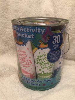 NEW Kids Crayola Bath Activity Bucket 