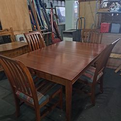 Ethan Allen Table And 4 Chairs 