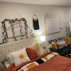 Selling (Full sized Bed, Chair, Wall Art, etc) -Read description