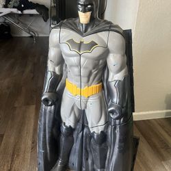 33” Batman With Batcave Inside