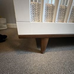 Baby Crib - Conversion To Toddler Bed As Well 