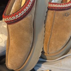 Uggs Size 8 Brand New 