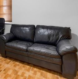 Black leather Love seat