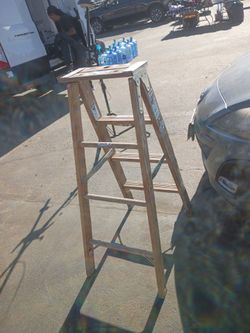 Wooden A-Frame Step Ladder