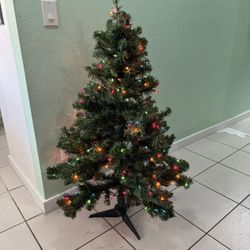 4 1/2 ft Winston pine I bought it for 39.99, it's new