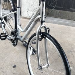 Trek 7000 Aluminum Hybrid Bike 