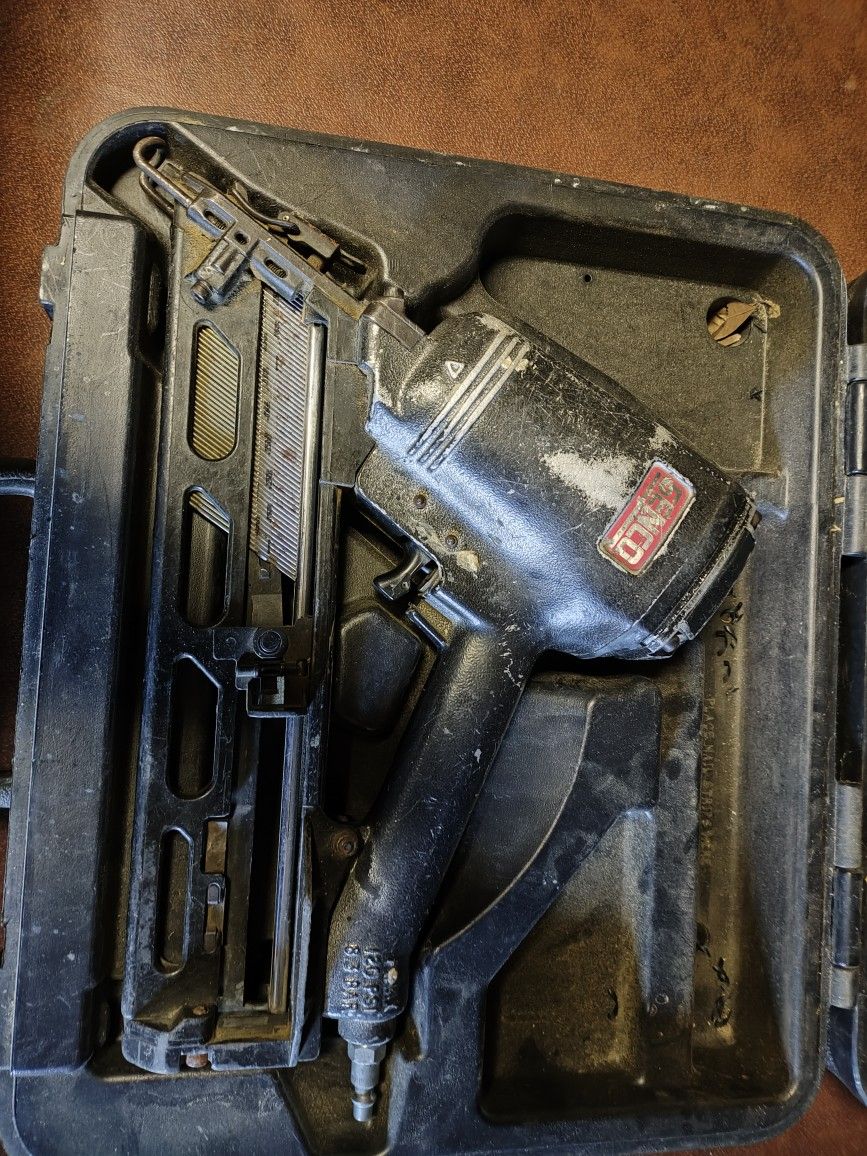 Senco Air 15 Degree Finish Nailer
